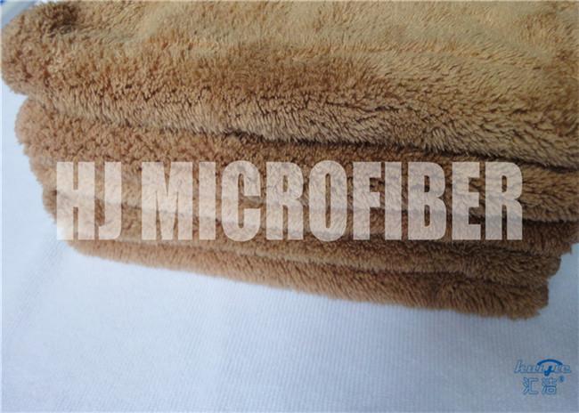 L'ouatine de corail de la serviette de nettoyage de microfiber du polyamide 30*40 du polyester 20% de 80% 450gsm a sifflé la serviette carrée
