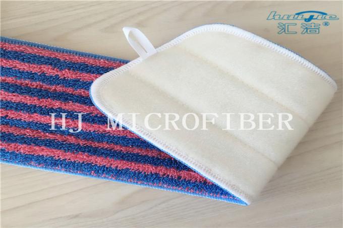 La rayure rouge et bleue Microfiber teint par fil a tordu des protections de rechange de balai de têtes de balai de tissu pour le nettoyage à la maison