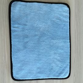 Serviette de corail épaisse superbe de tissu d'ouatine de Microfiber pour le chiffon de nettoyage de voiture avec le bord noir de Bordure